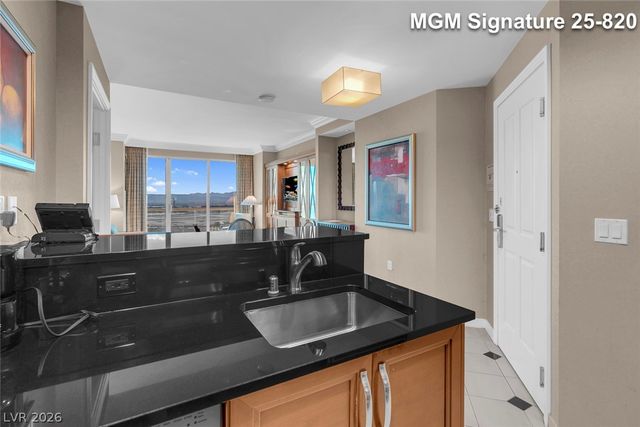 125 East Harmon Avenue 2520, Las Vegas, NV 89109