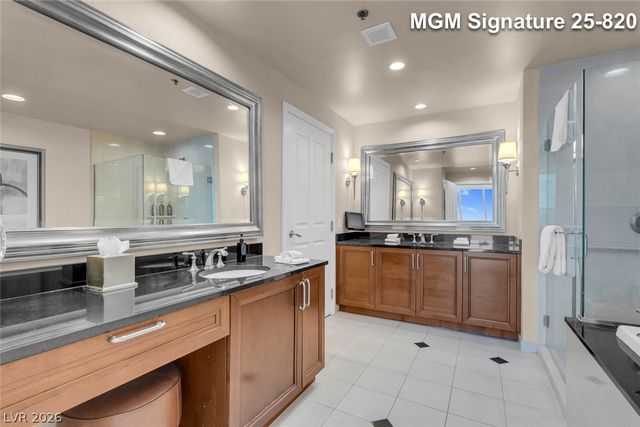 125 East Harmon Avenue 2520, Las Vegas, NV 89109
