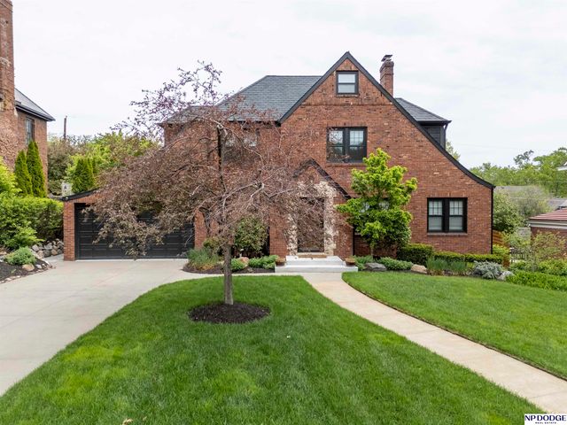 2027 N 55th Street, Omaha, NE 68104