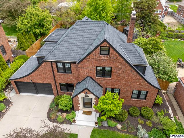 2027 N 55th Street, Omaha, NE 68104