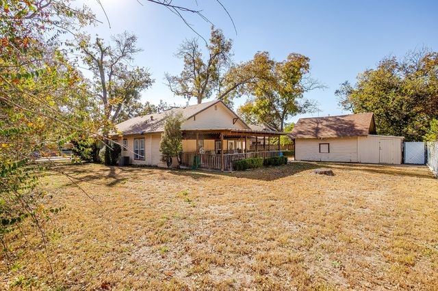 1041 W VANDERBILT Street, Stephenville, TX 76401