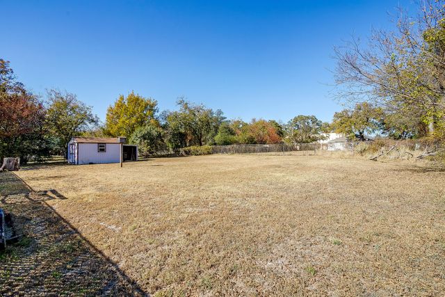 1041 W VANDERBILT Street, Stephenville, TX 76401