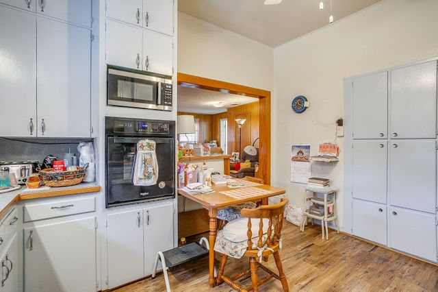 1041 W VANDERBILT Street, Stephenville, TX 76401