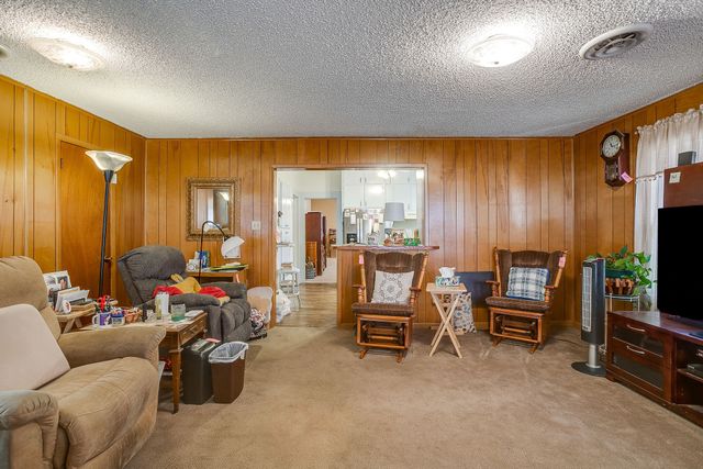 1041 W VANDERBILT Street, Stephenville, TX 76401