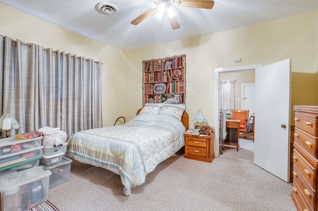 1041 W VANDERBILT Street, Stephenville, TX 76401