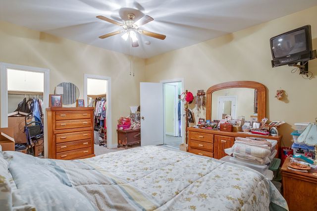 1041 W VANDERBILT Street, Stephenville, TX 76401