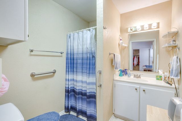 1041 W VANDERBILT Street, Stephenville, TX 76401