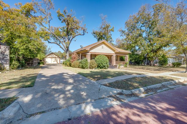 1041 W VANDERBILT Street, Stephenville, TX 76401