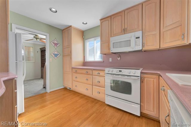 8219 Roselawn Street, Westland, MI 48185