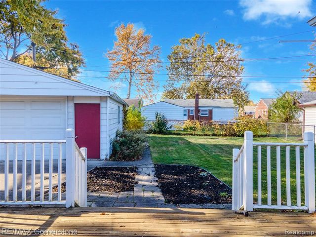 8219 Roselawn Street, Westland, MI 48185