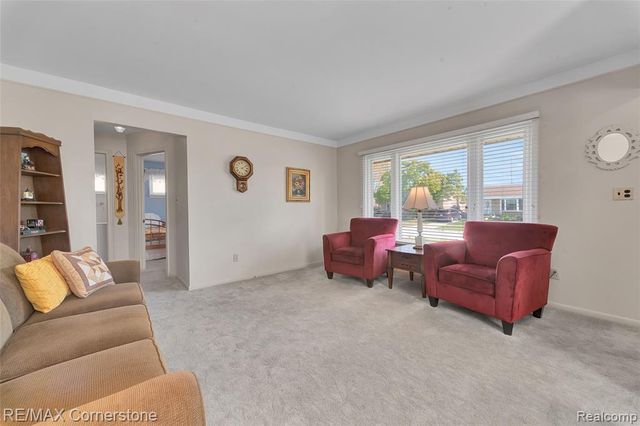 8219 Roselawn Street, Westland, MI 48185