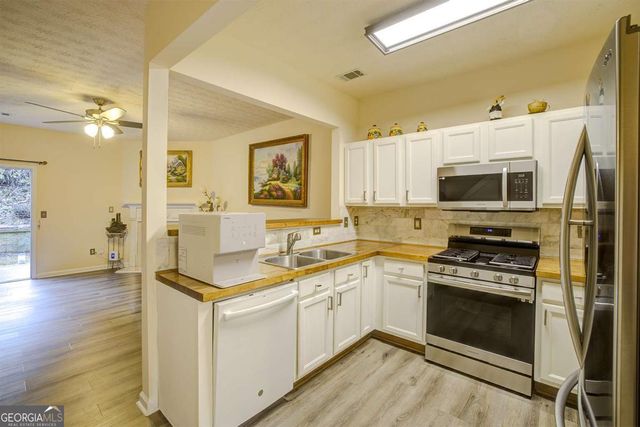 2706 Heathrow Drive, Lawrenceville, GA 30043