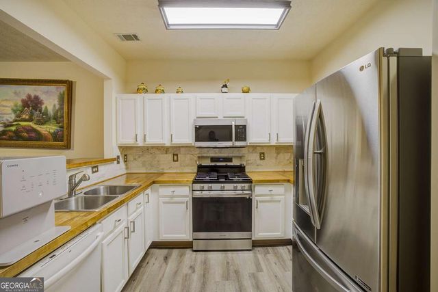 2706 Heathrow Drive, Lawrenceville, GA 30043