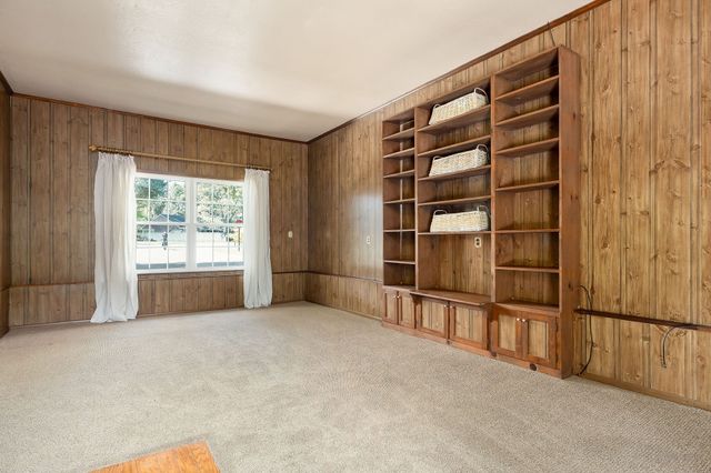 1175 Meadow Rd, Cookeville, TN 38501