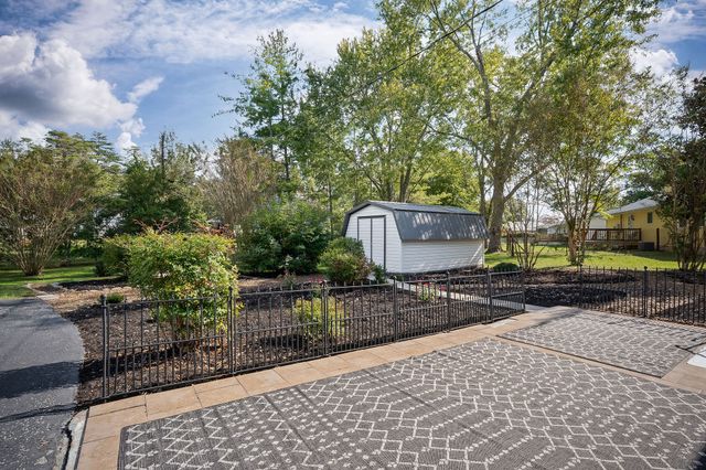 1175 Meadow Rd, Cookeville, TN 38501