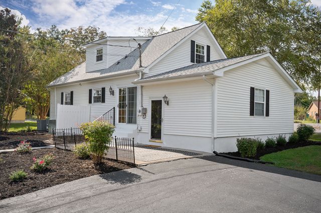 1175 Meadow Rd, Cookeville, TN 38501