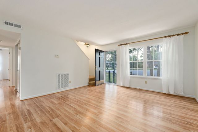 1175 Meadow Rd, Cookeville, TN 38501