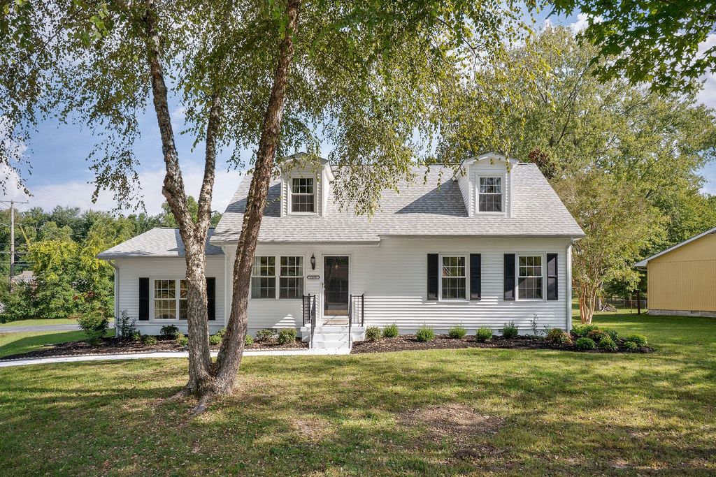 1175 Meadow Rd, Cookeville, TN 38501