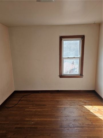 115 Ivy St, Wilkins Twp, PA 15145