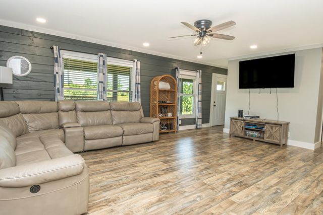 199 State Highway 746, Wellington, KY 40387