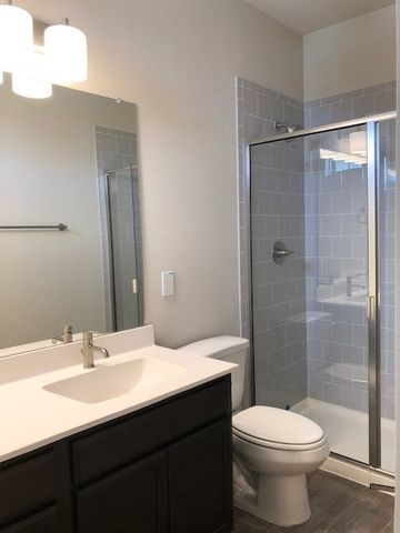 1006-1008 W Sierra Vista Court, Midlothian, TX 76065