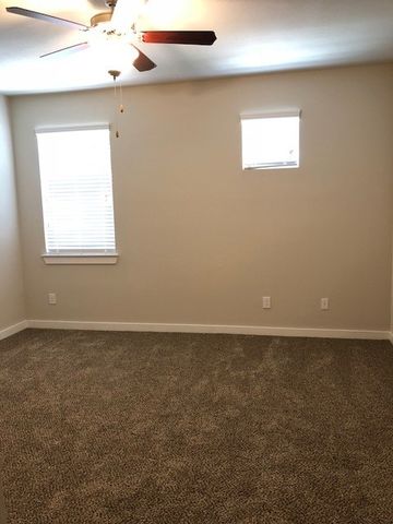 1006-1008 W Sierra Vista Court, Midlothian, TX 76065