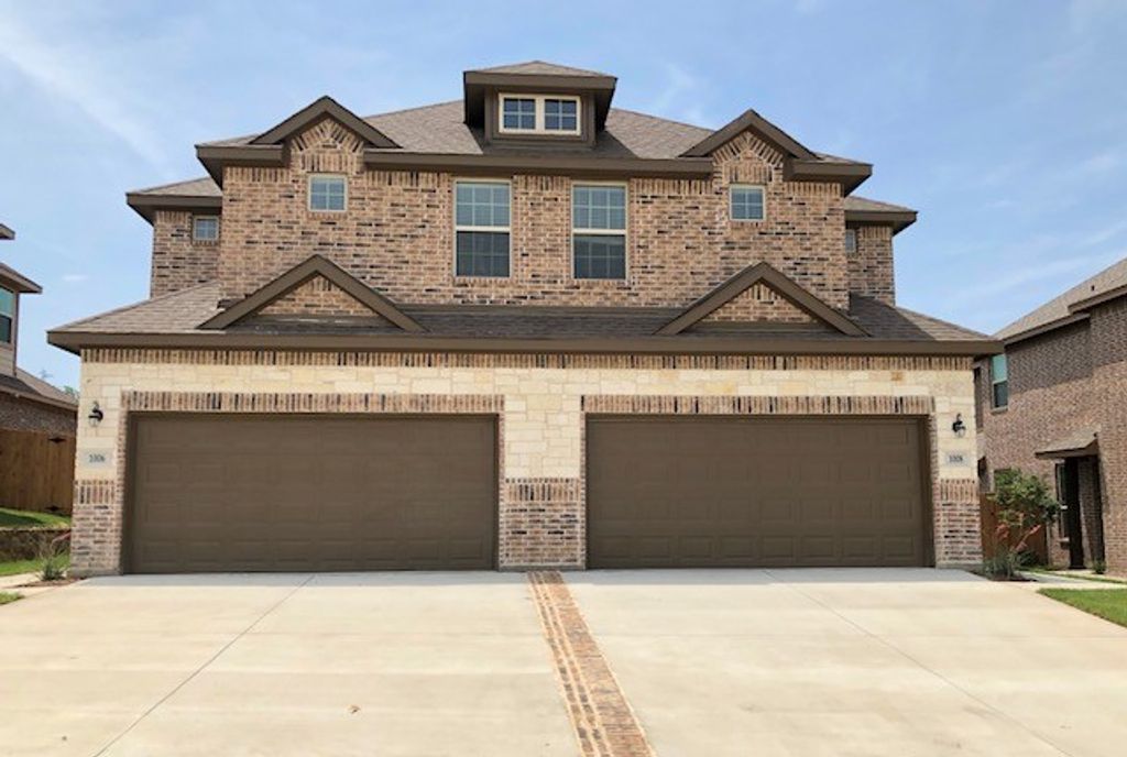 1006-1008 W Sierra Vista Court, Midlothian, TX 76065
