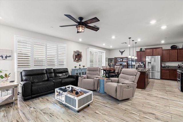 2147 Saffron Dr, Manteca, CA 95337