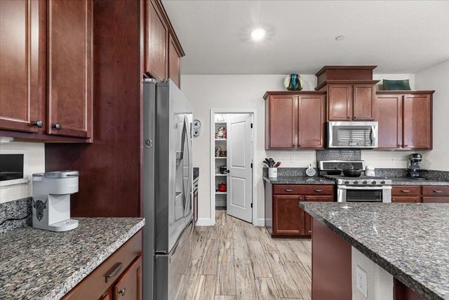 2147 Saffron Dr, Manteca, CA 95337