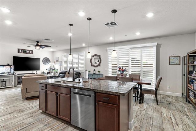 2147 Saffron Dr, Manteca, CA 95337