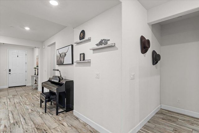 2147 Saffron Dr, Manteca, CA 95337