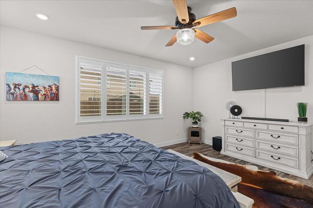 2147 Saffron Dr, Manteca, CA 95337