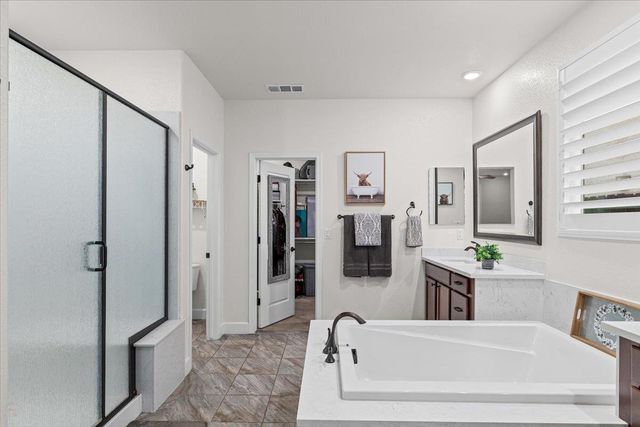 2147 Saffron Dr, Manteca, CA 95337