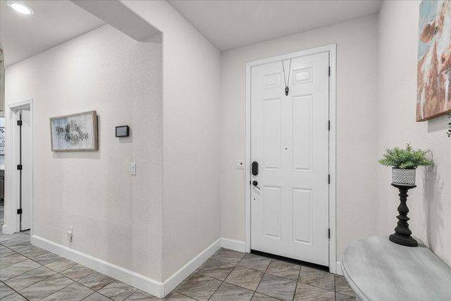 2147 Saffron Dr, Manteca, CA 95337