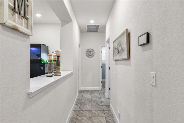 2147 Saffron Dr, Manteca, CA 95337