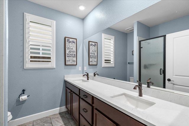 2147 Saffron Dr, Manteca, CA 95337