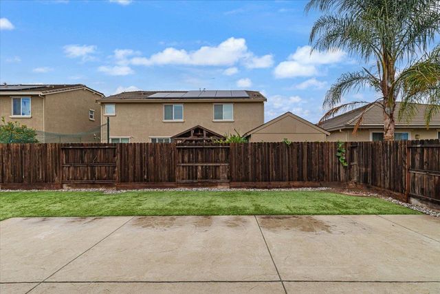 2147 Saffron Dr, Manteca, CA 95337