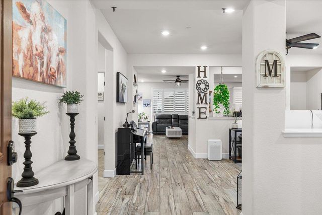 2147 Saffron Dr, Manteca, CA 95337