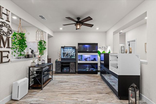 2147 Saffron Dr, Manteca, CA 95337