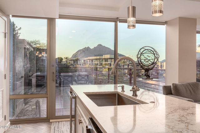 7161 E RANCHO VISTA Drive 4014, Scottsdale, AZ 85251