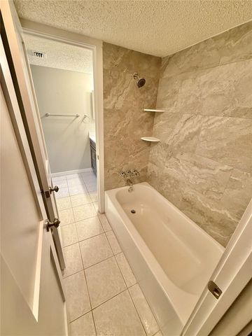 4805 ALT 19 111, Palm Harbor, FL 34683