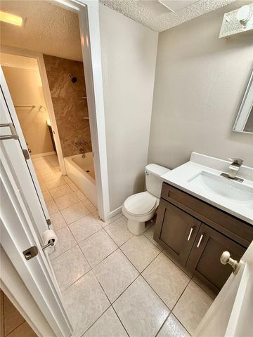 4805 ALT 19 111, Palm Harbor, FL 34683