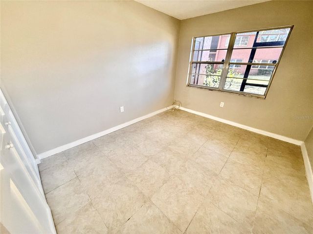 4805 ALT 19 111, Palm Harbor, FL 34683