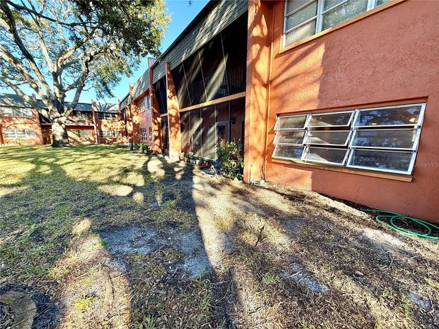 4805 ALT 19 111, Palm Harbor, FL 34683