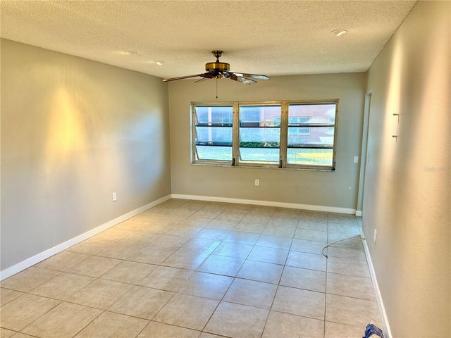 4805 ALT 19 111, Palm Harbor, FL 34683