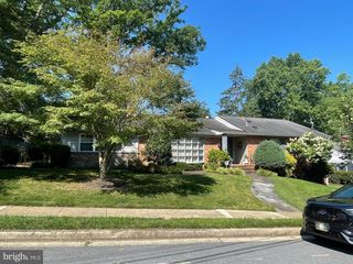 4008 N STUART ST, Arlington, VA 22207
