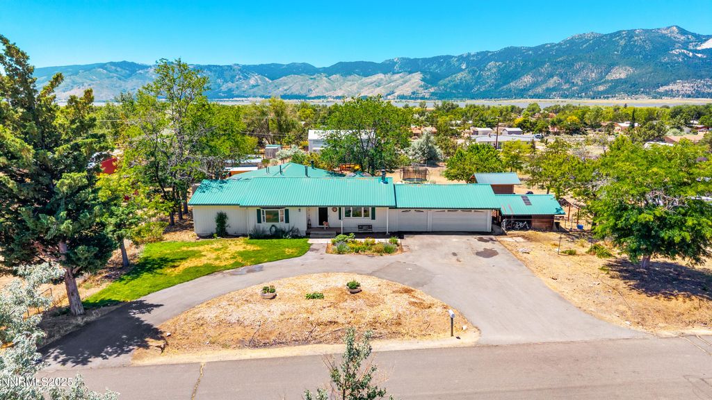 2475 Brenda Way, Washoe Valley, NV 89704