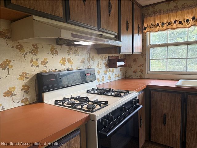 2233 Van Horne Avenue, Lorida, FL 33857