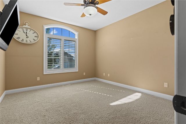 2111 W 4th Street, Vinton, IA 52349