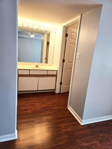 402 Sturdy Road 1d, Valparaiso, IN 46383